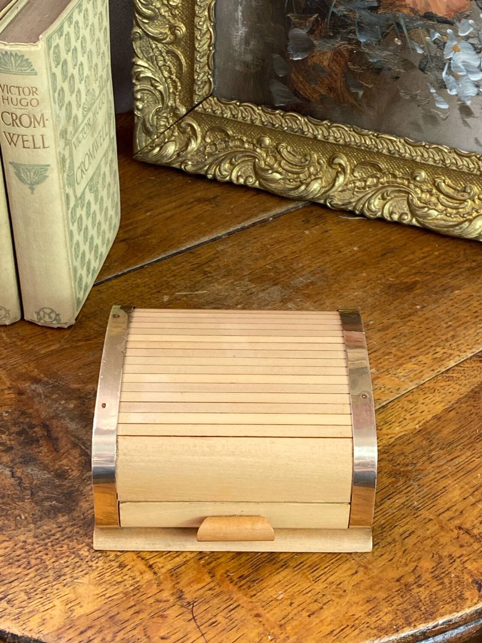 Boîte à cigarettes ou cigarillos à clapet coulissant
