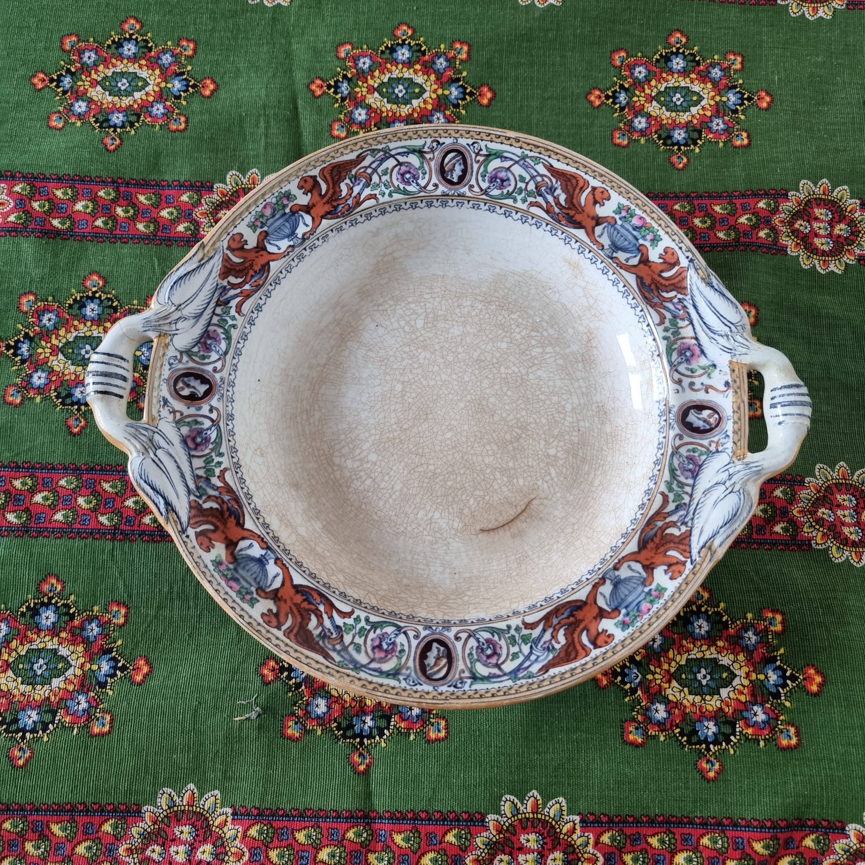 Assiette à Pied de Majolique Anglais Chine Minton