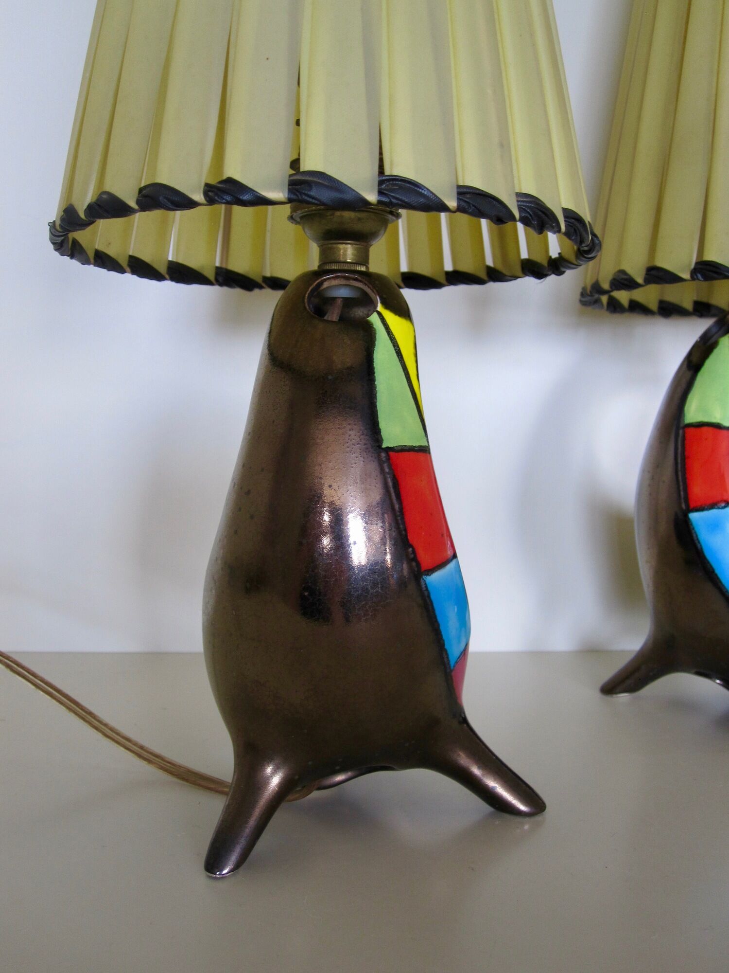 Pair of ceramic tripod lamps from the 50s