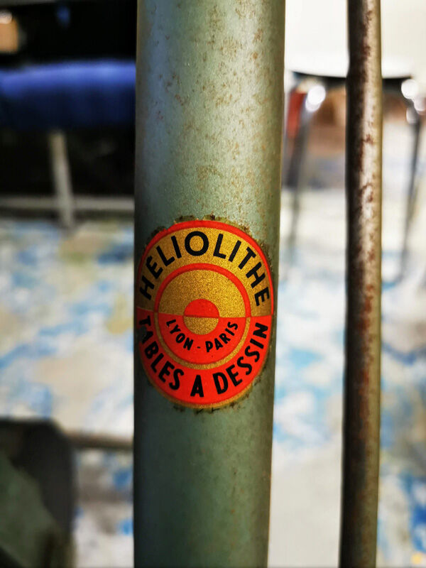 Heliolithe architect's table