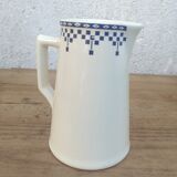 Pitcher has creme