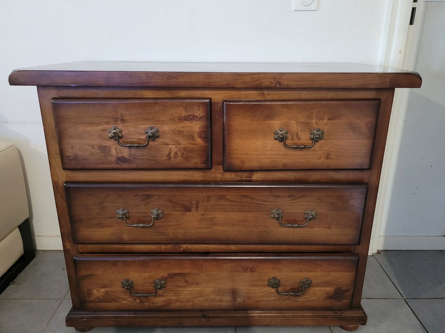 Commode en bois massif
