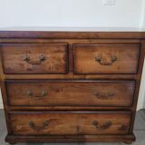 Commode en bois massif