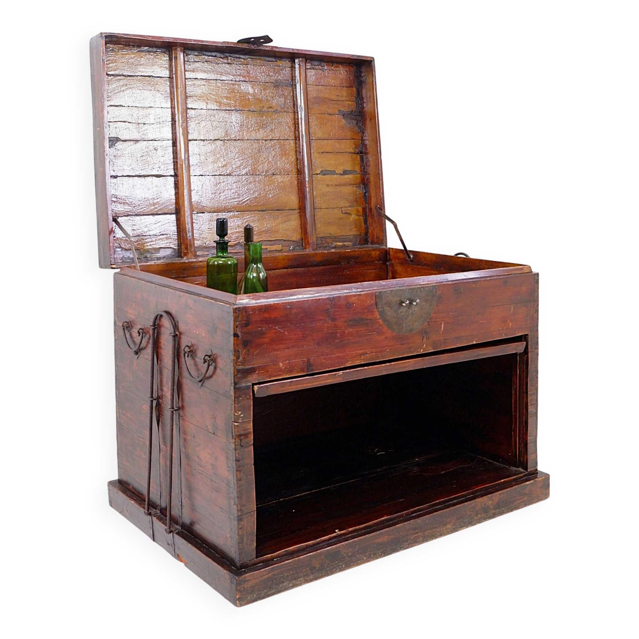 Coffre japonais ancien en bois et en fer