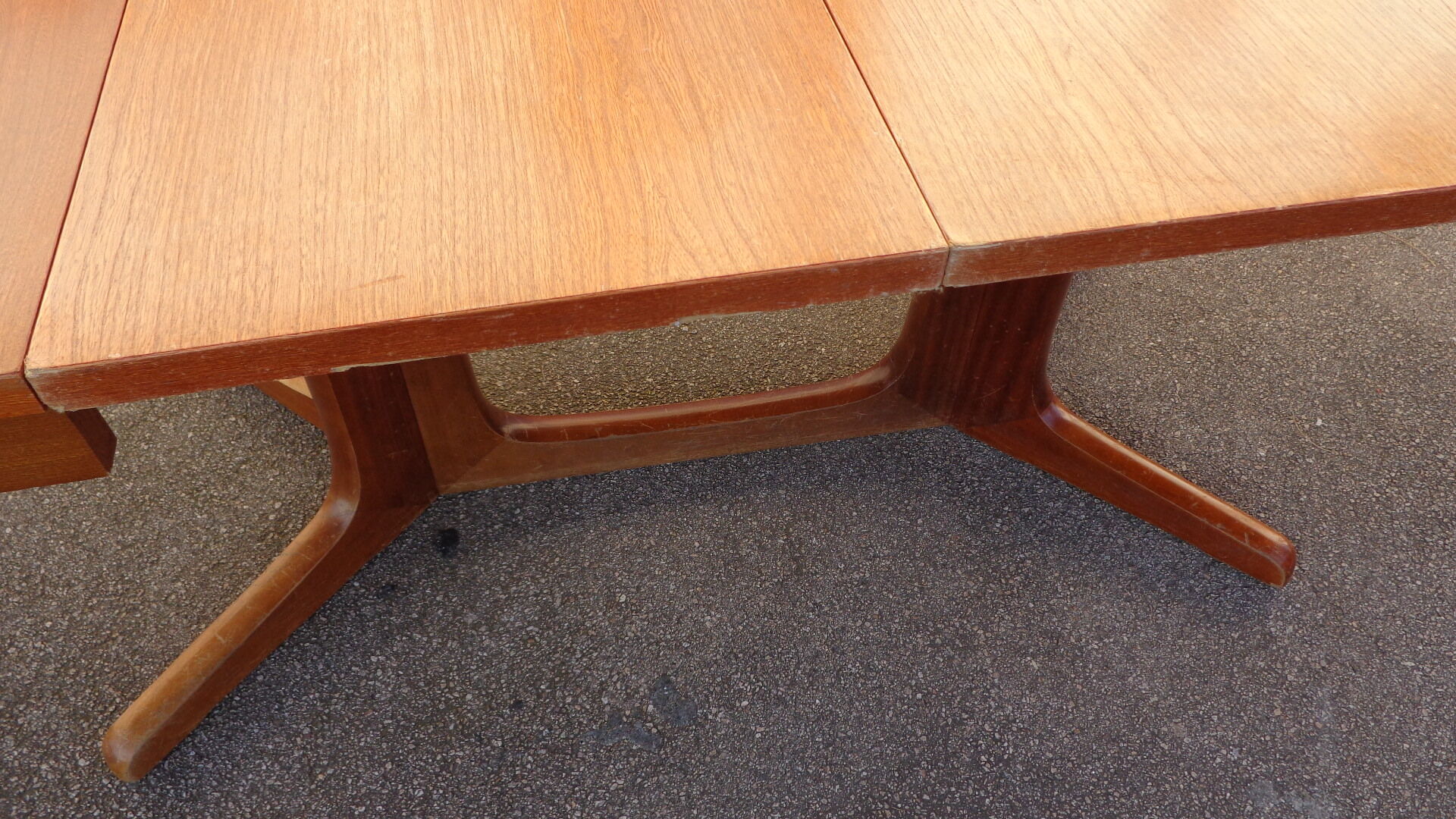 Expandable Baumann Table