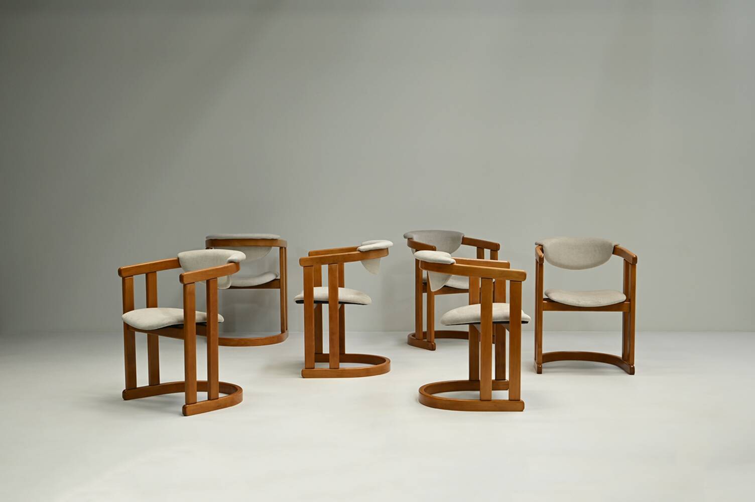 Set of 6 curverd beech wood dining chairs, 1960s Germany.