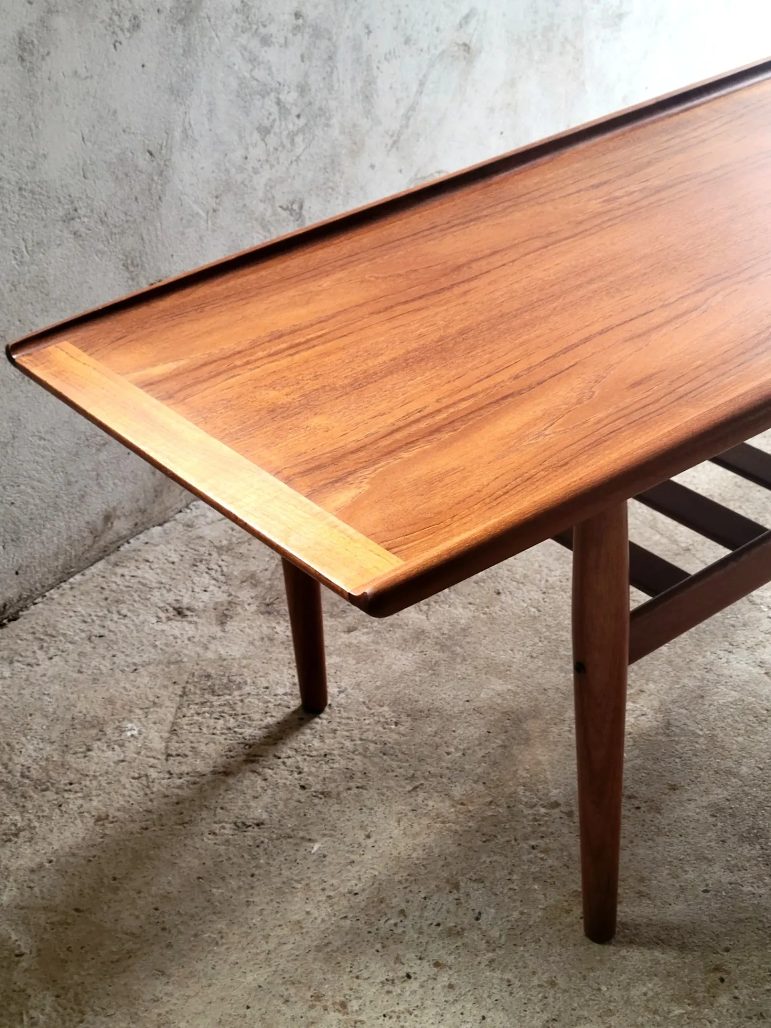 Grete Jalk GJ106 coffee table for Glostrup Møbelfabrik, Denmark, 1960s