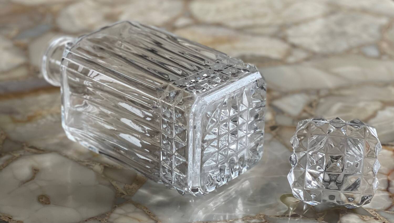 Cut crystal whisky decanter.