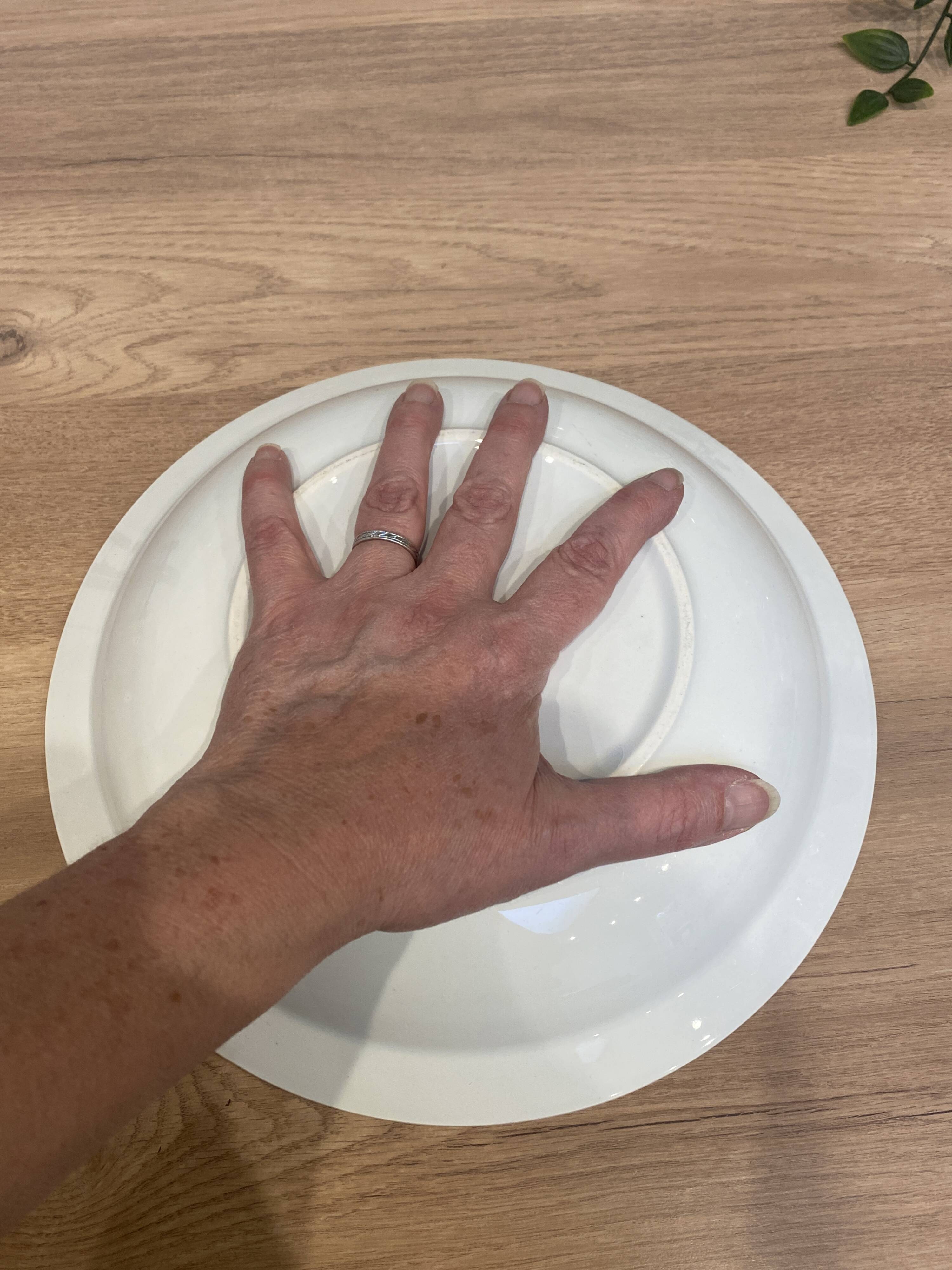 Hollow serving dish from Onnaing earthenware factory
