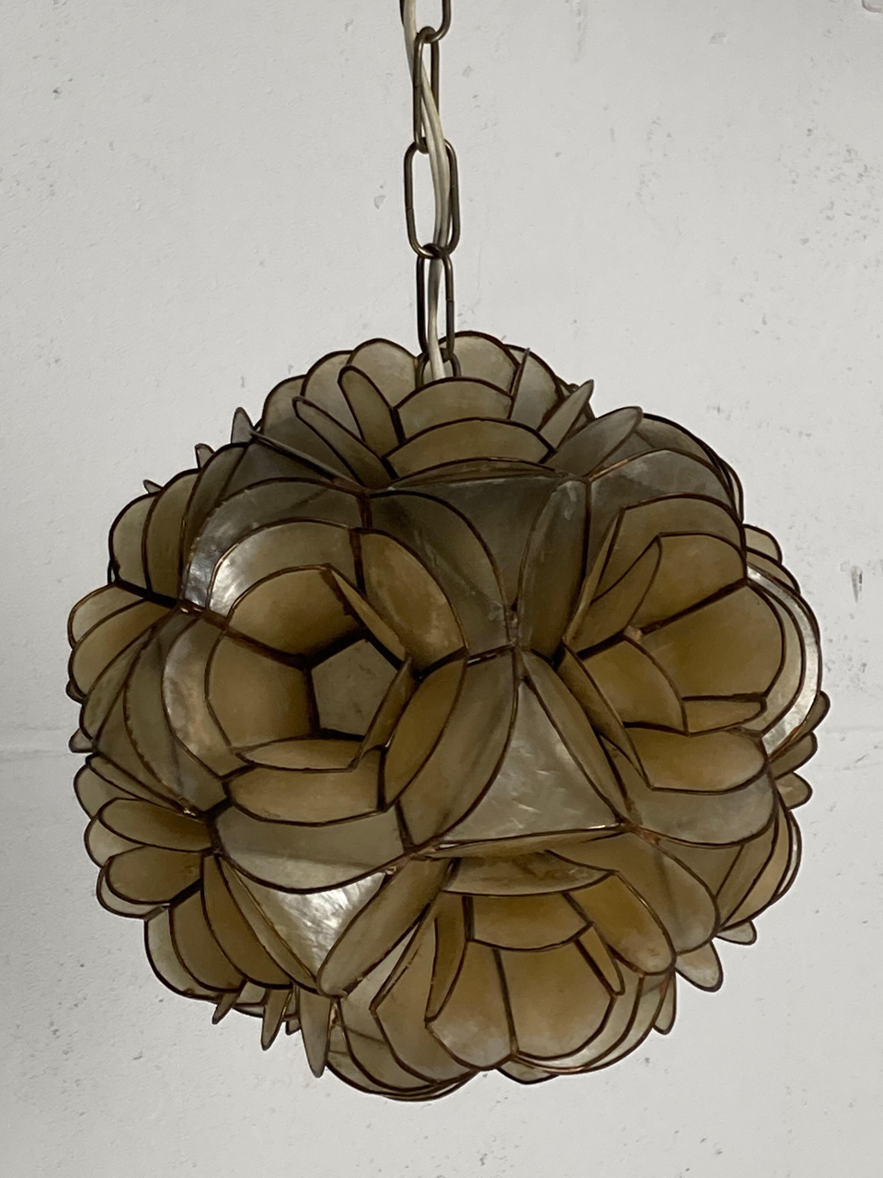 Suspension fleur Capiz « nacre », Allemagne 1960 par Rausch