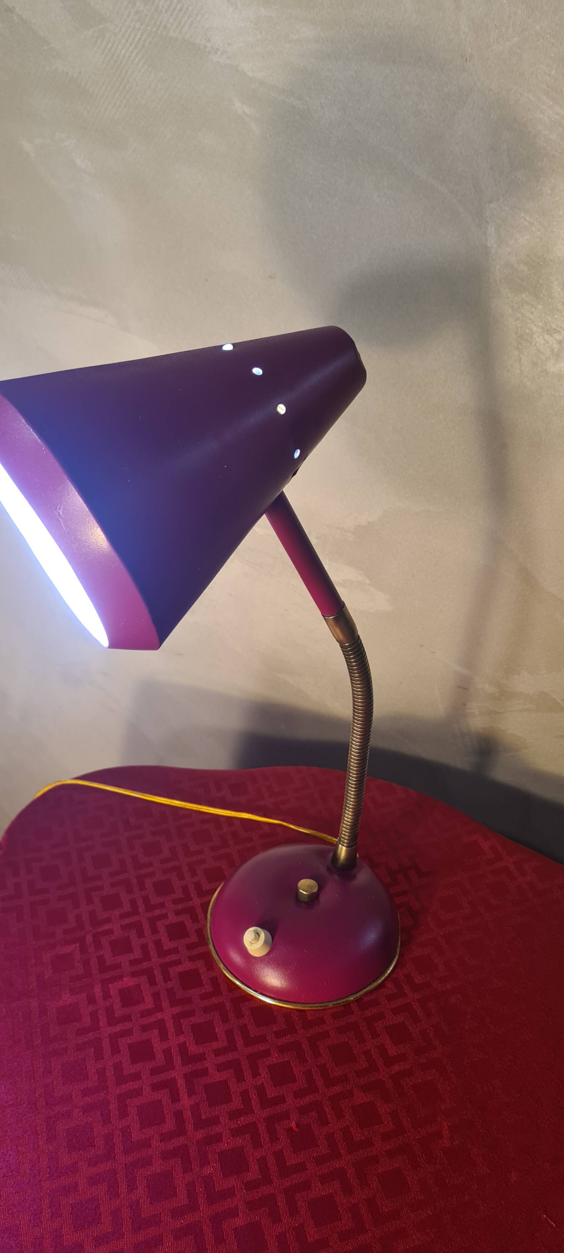 1960s fuchsia flexible desk lamp ok, 30x23 very pretty