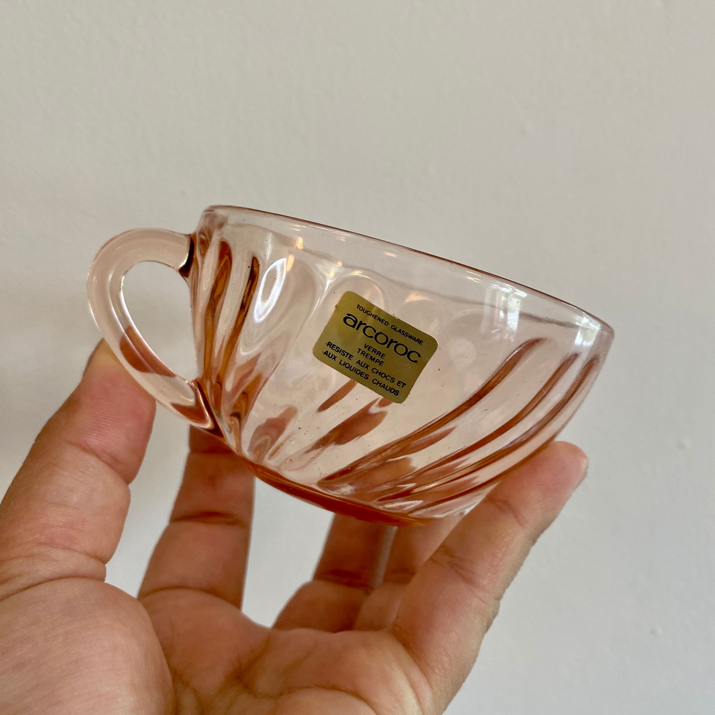 Set of 6 cups and vintage saucer in rosaline from Arcoroc