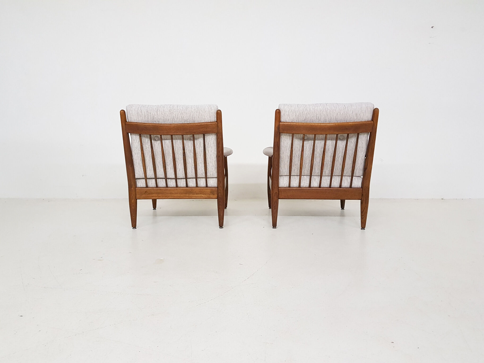 Set of 2 oak lounge chairs, The Netherlands 1960’s