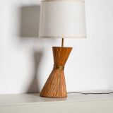 Lampe de table en rotin en forme de sablier
