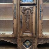 Provencal buffet in solid walnut Two-body buffet with pendulum 19th century