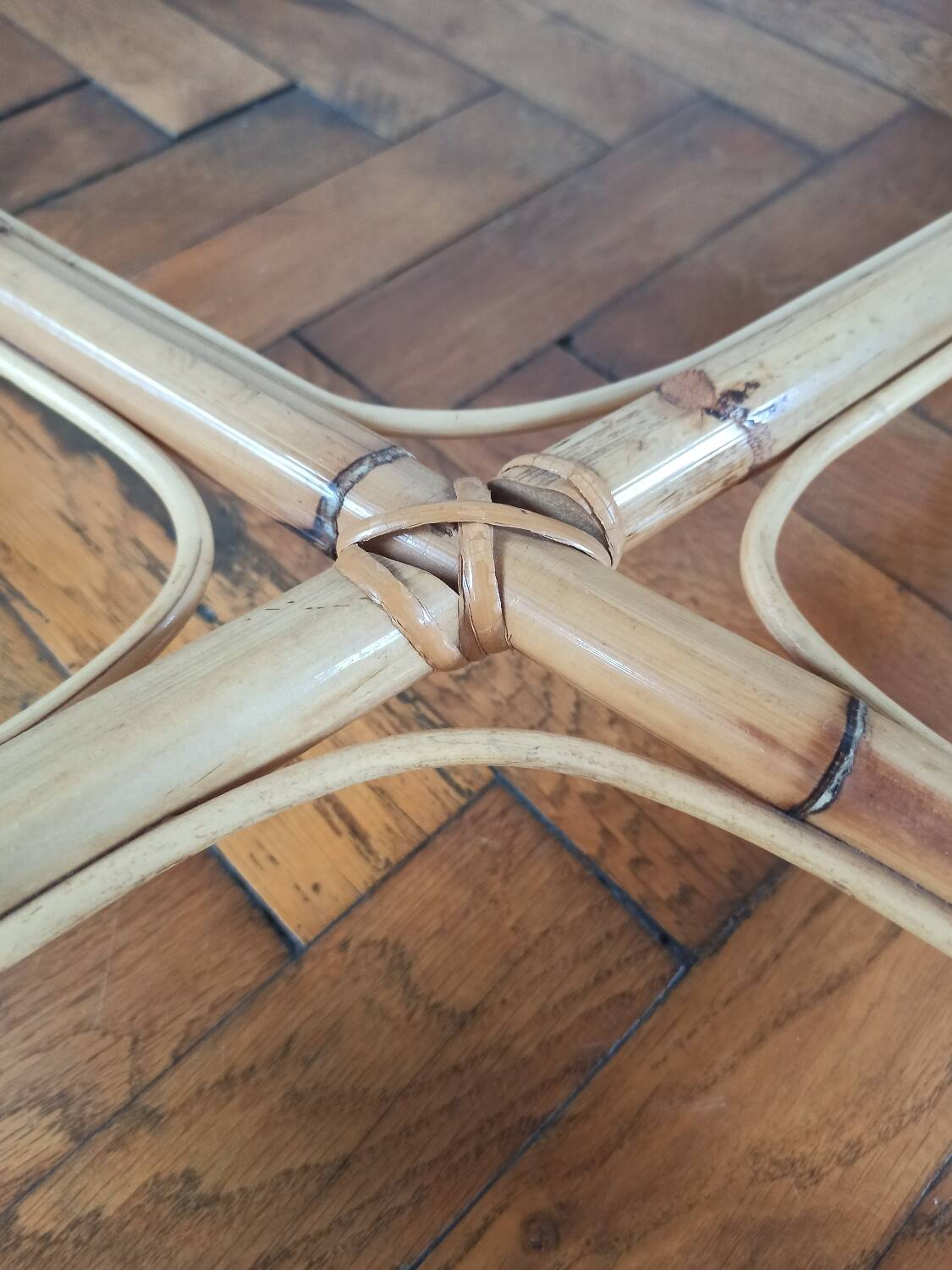 Table d'appoint vintage en rotin et bambou
