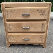 Small Art Deco chest of drawers renovated in raw oak 1950.