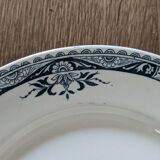 4 Lily Longchamp dinner plates