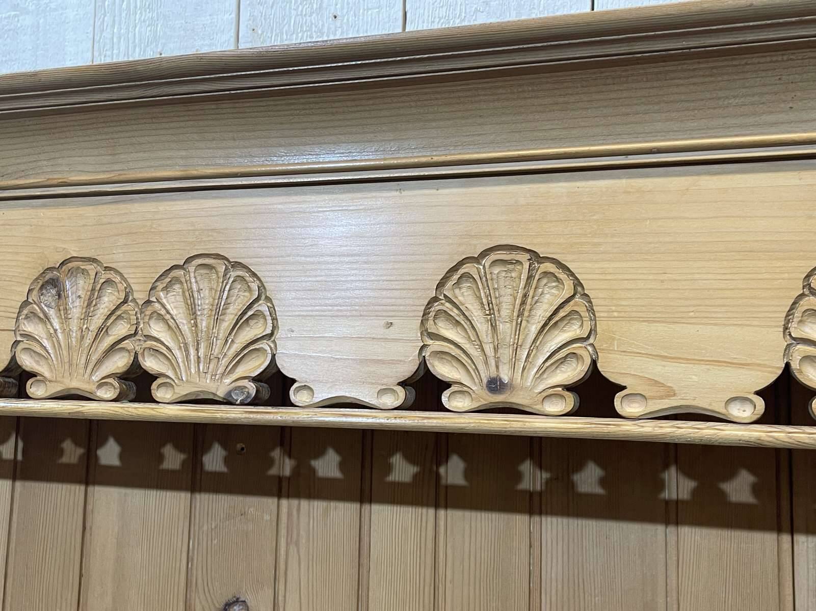 English fir dresser top from the 1980s