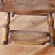 Chaise de poupée en bois