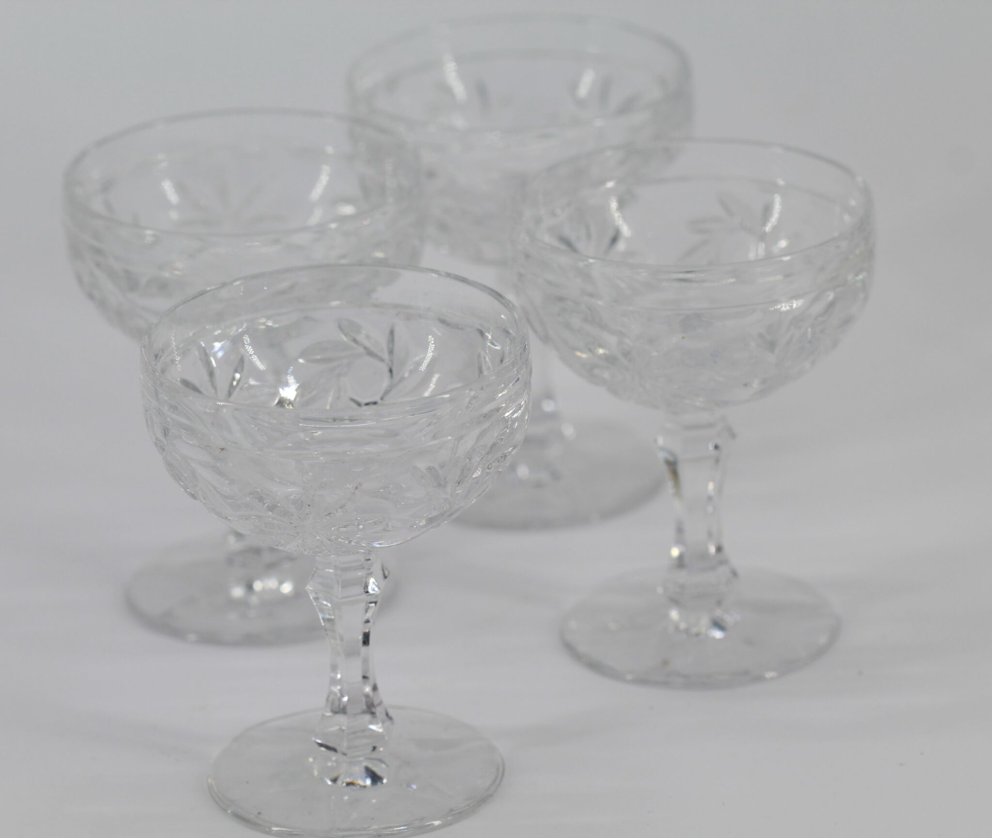 Set of 4 glass glasses
