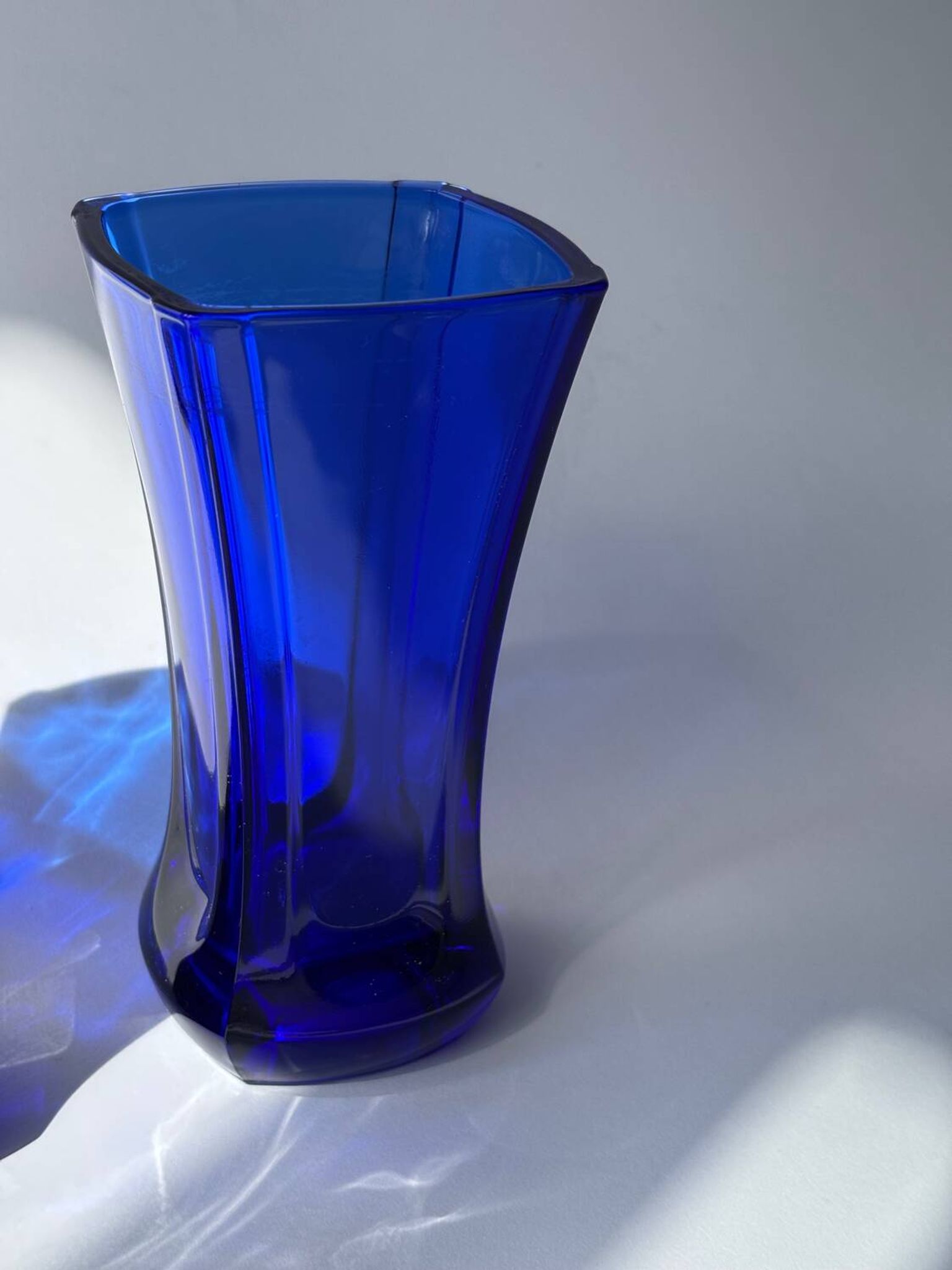 Vases en verre bleu cobalt vintage