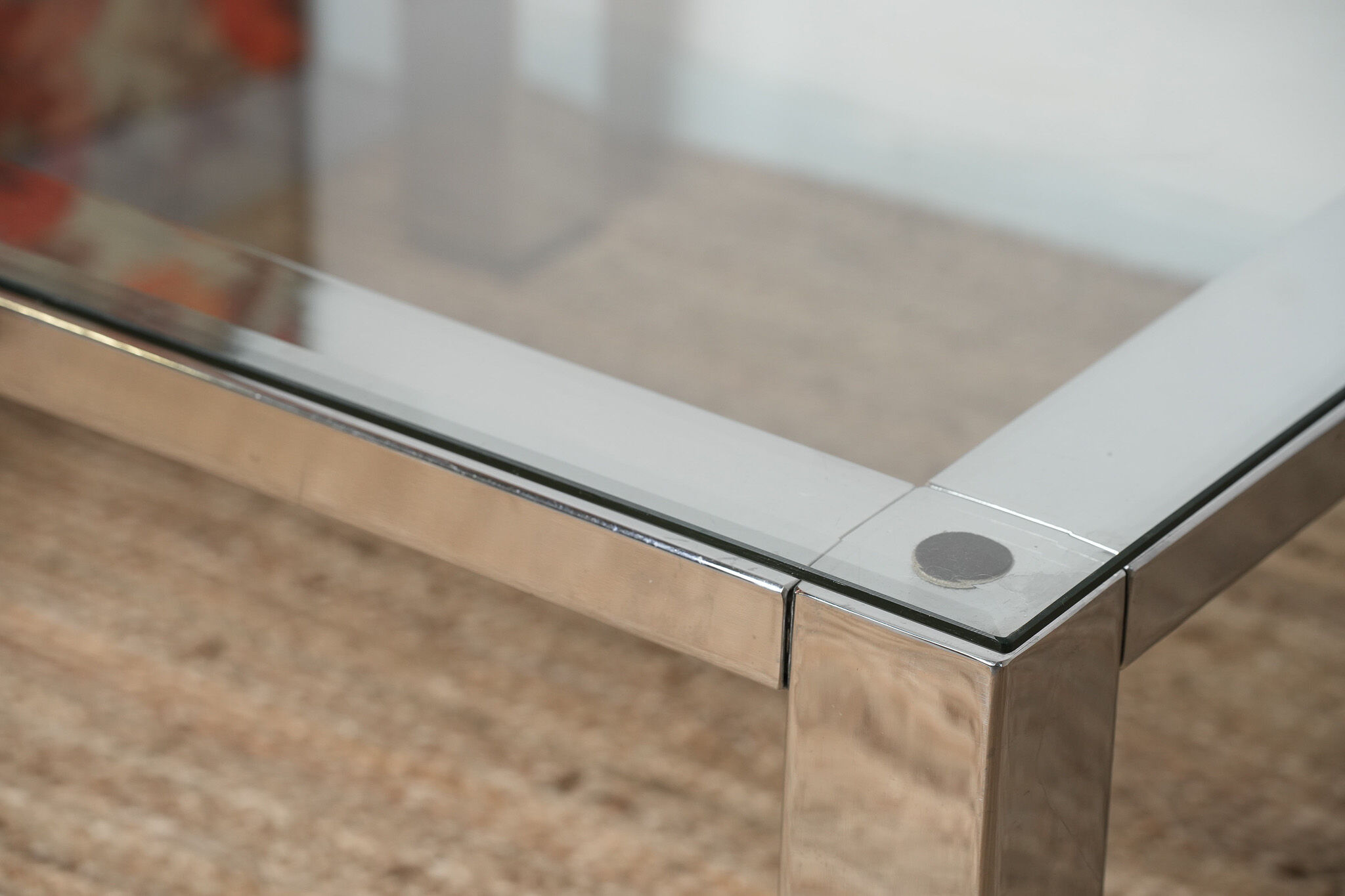 Chrome coffee table with its bisauté glass