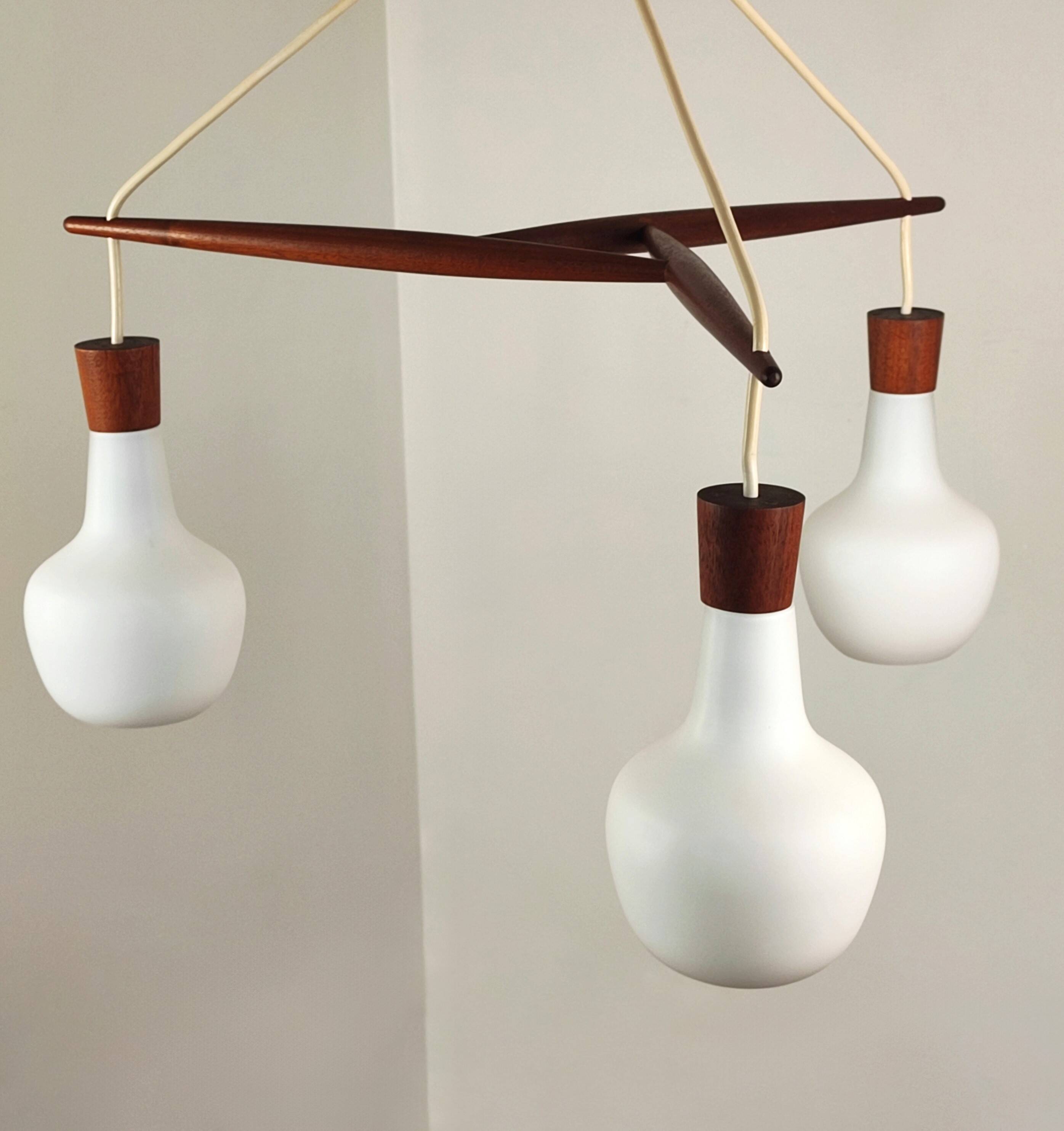 Suspension teck et opaline Rispal