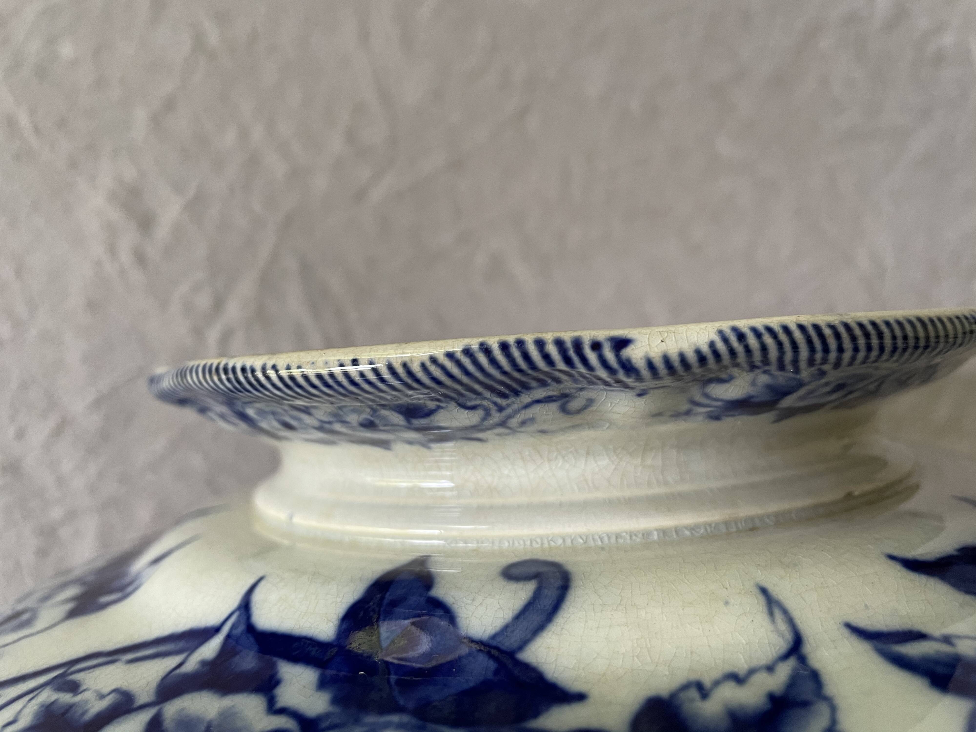 Plate with peedouche Creil & Montereau model Flora liseron