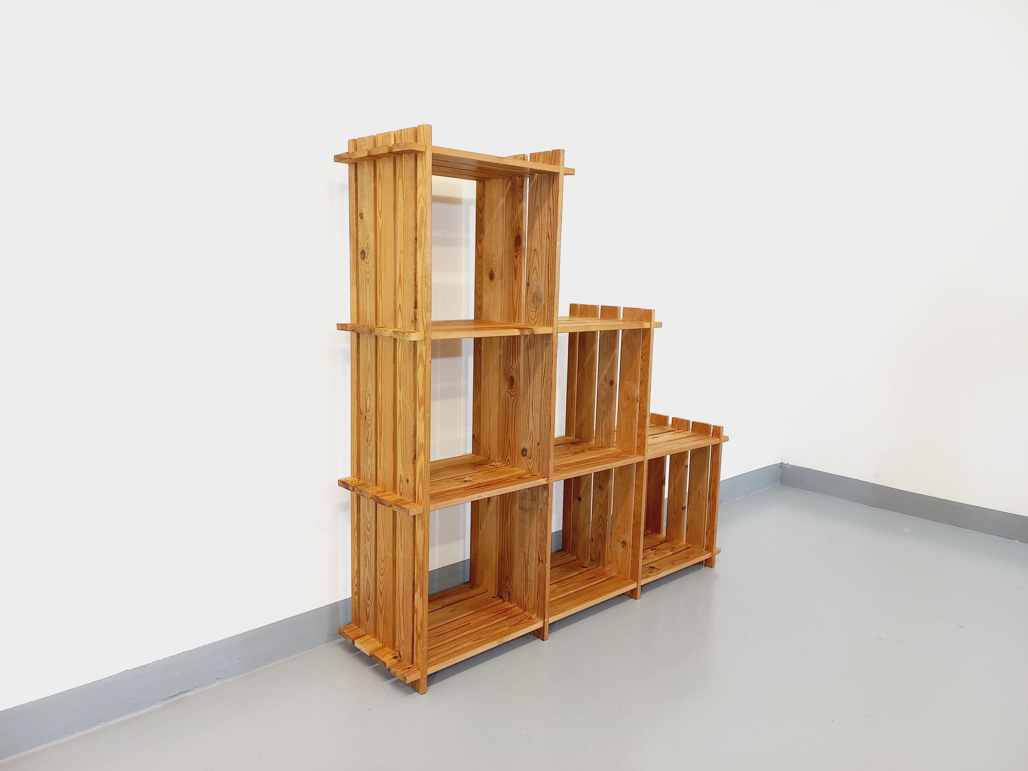 Bookcase vintage pine staircase shelf from the 80s in the style of Maison Regain