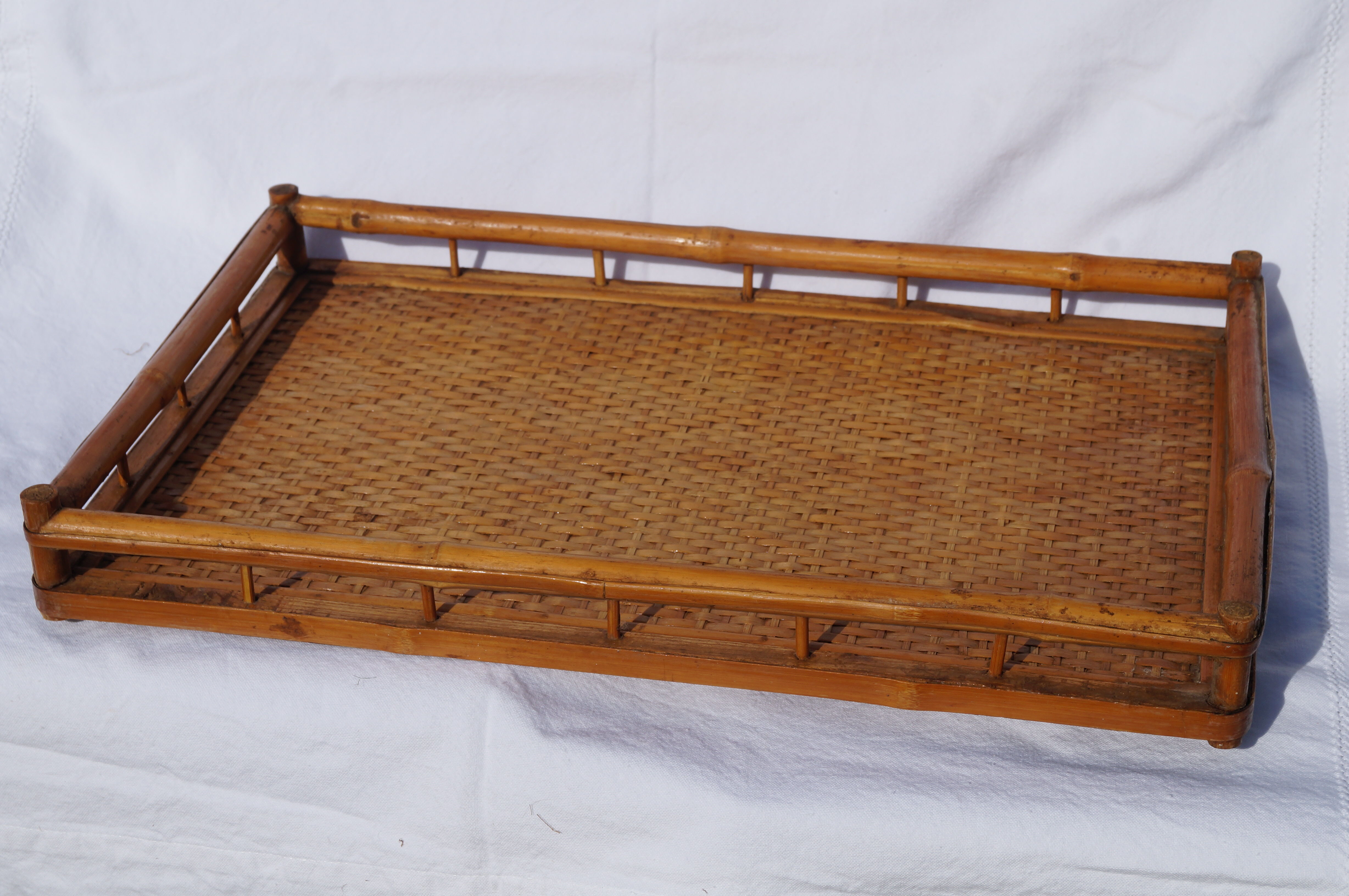 Tray in bamboo and wood