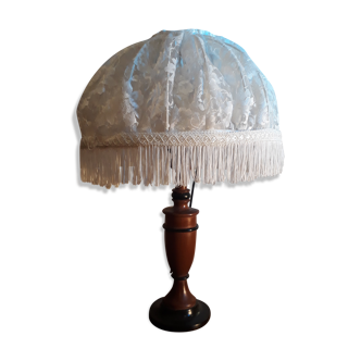 Lampe bois exotique et son abatjour en dentelle 45x30