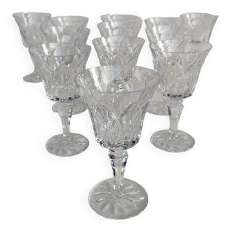 12 verres en cristal de saint louis, modèle Camargue, vers 1970.