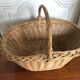 Panier en osier vintage