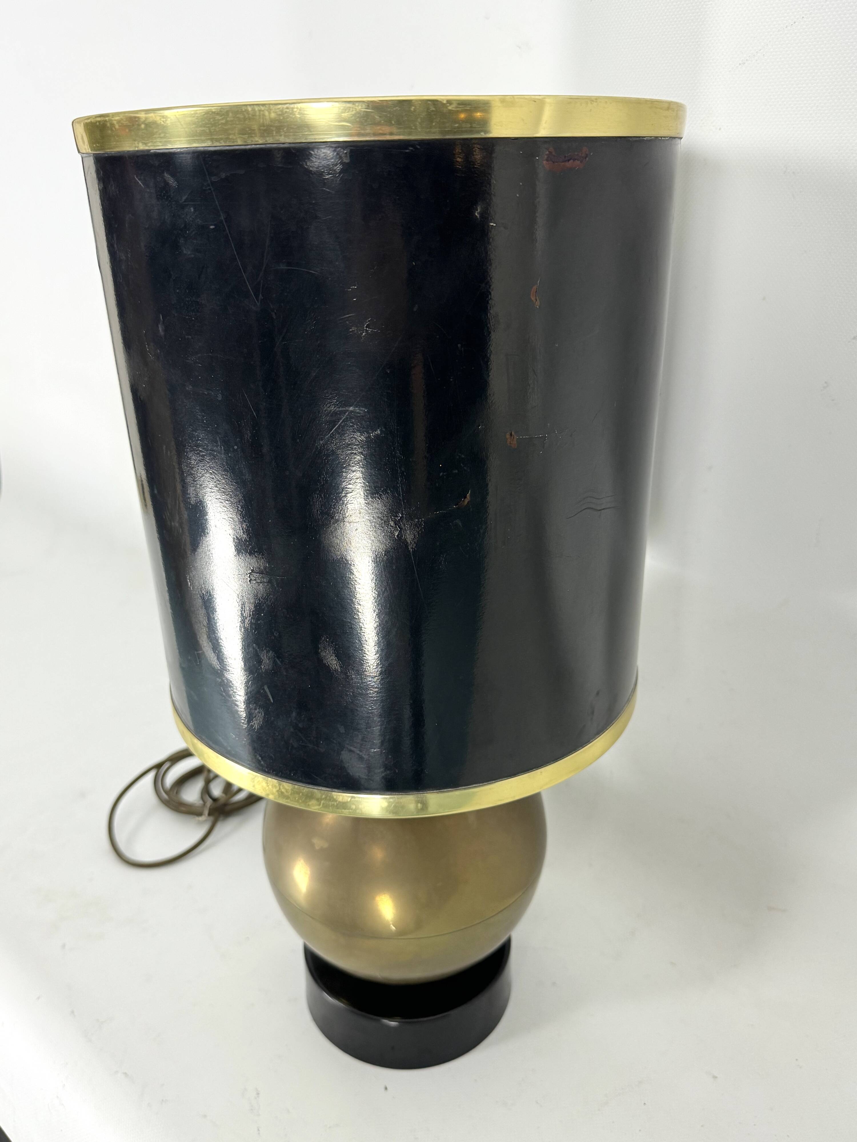 Vintage Brass sphere table lamp. Italy 1970s