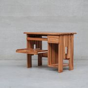 Petit bureau français du milieu du siècle en bois