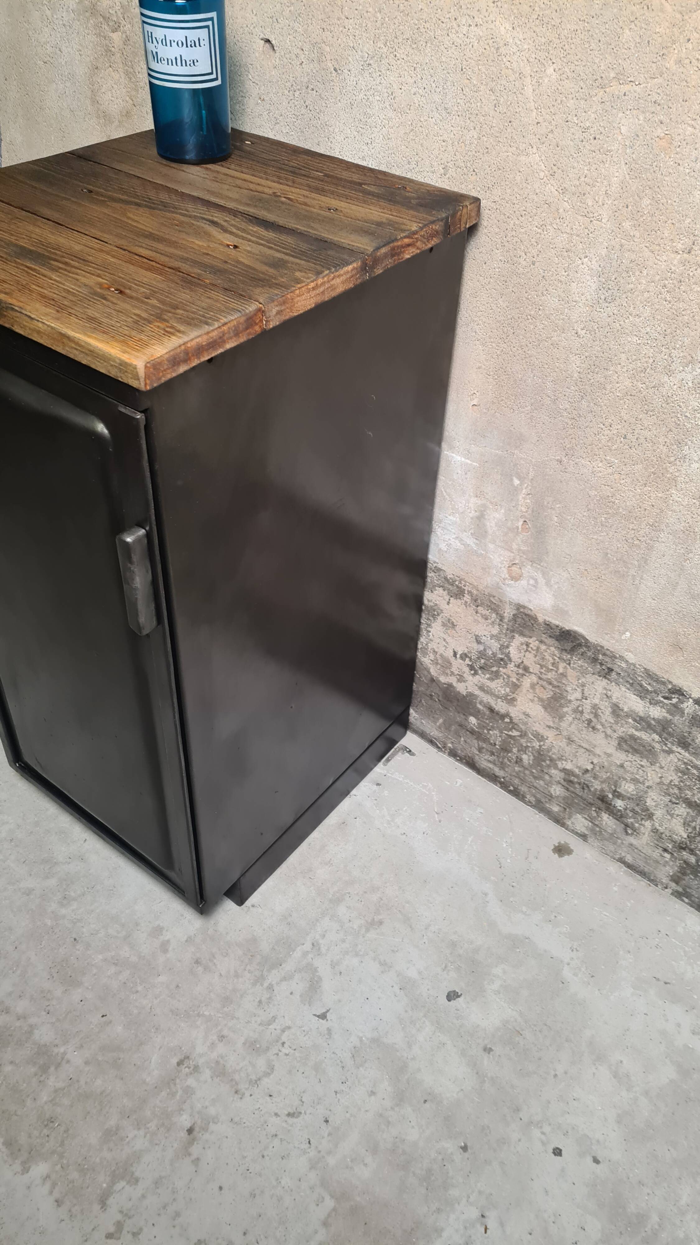 Industrial cabinet