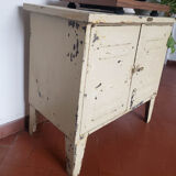 Low metal grunge cabinet