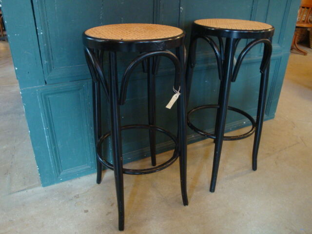 Bar stool