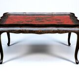 Low table in chinese black and red lacquer from the 19th century with independent tray