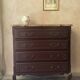 Commode style Louis Xv rénovée - plateau bois naturel et teinte profonde