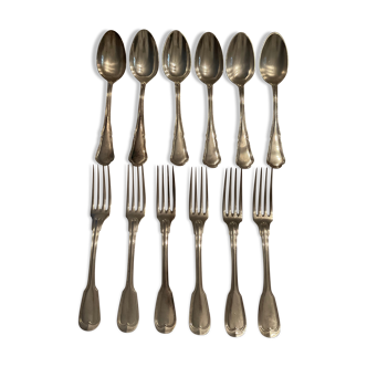 Set : 6 fourchettes et 6 cuillères . Métal argenté . 2 models