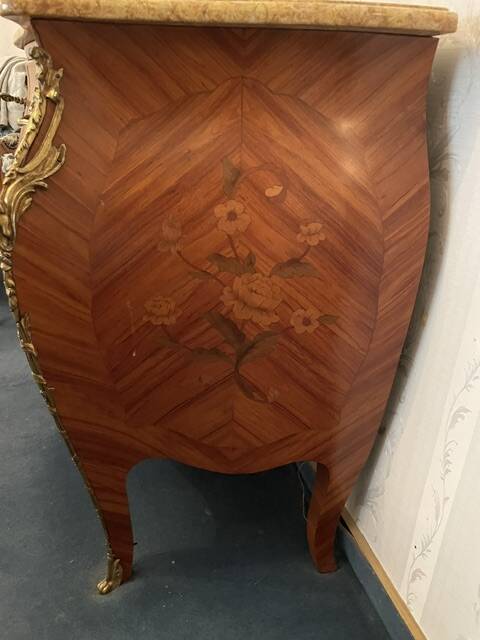 Commode style louis xv
