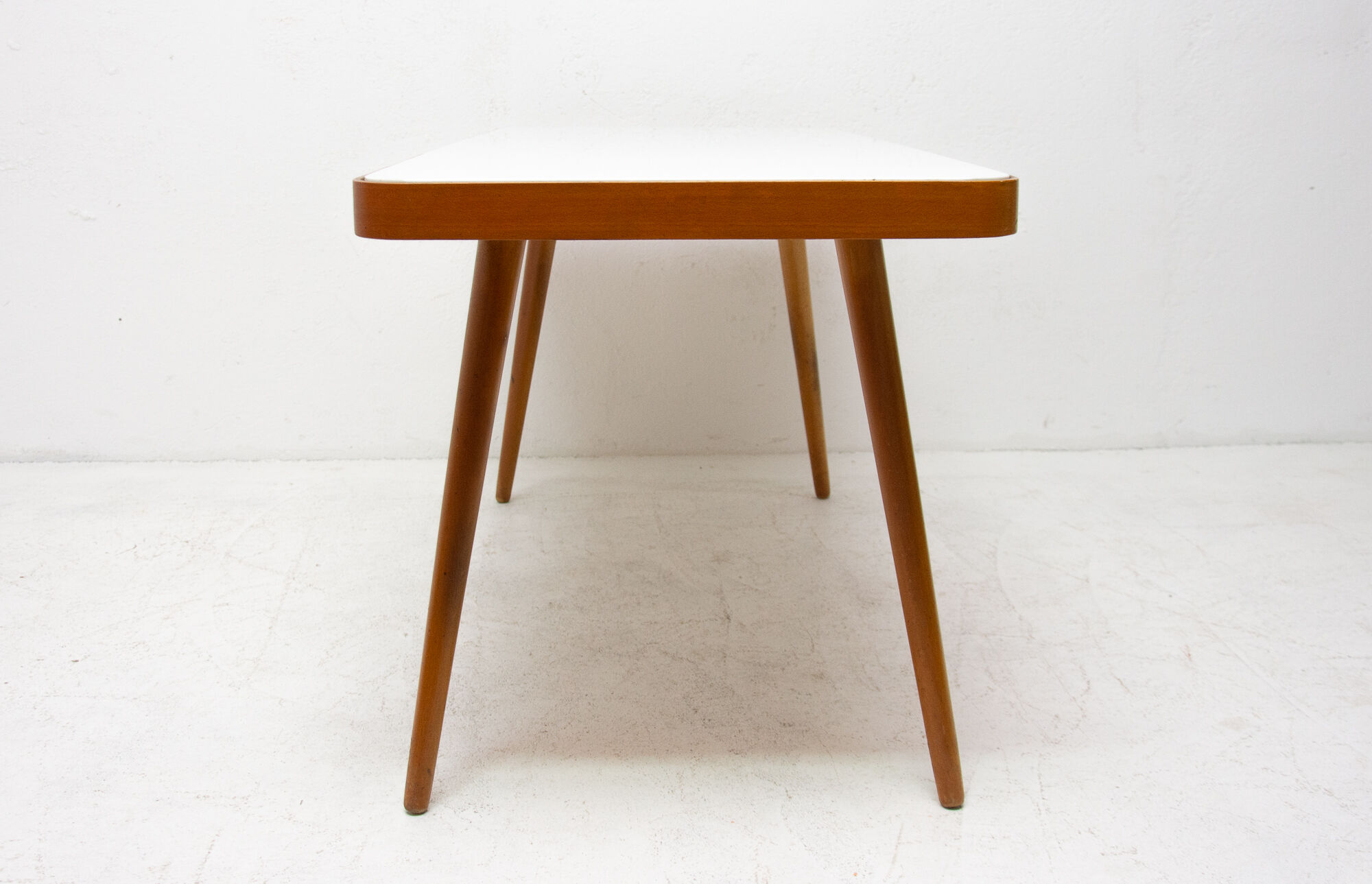Table basse en verre du milieu du siècle, 1960 ́s, Tchécoslovaquie