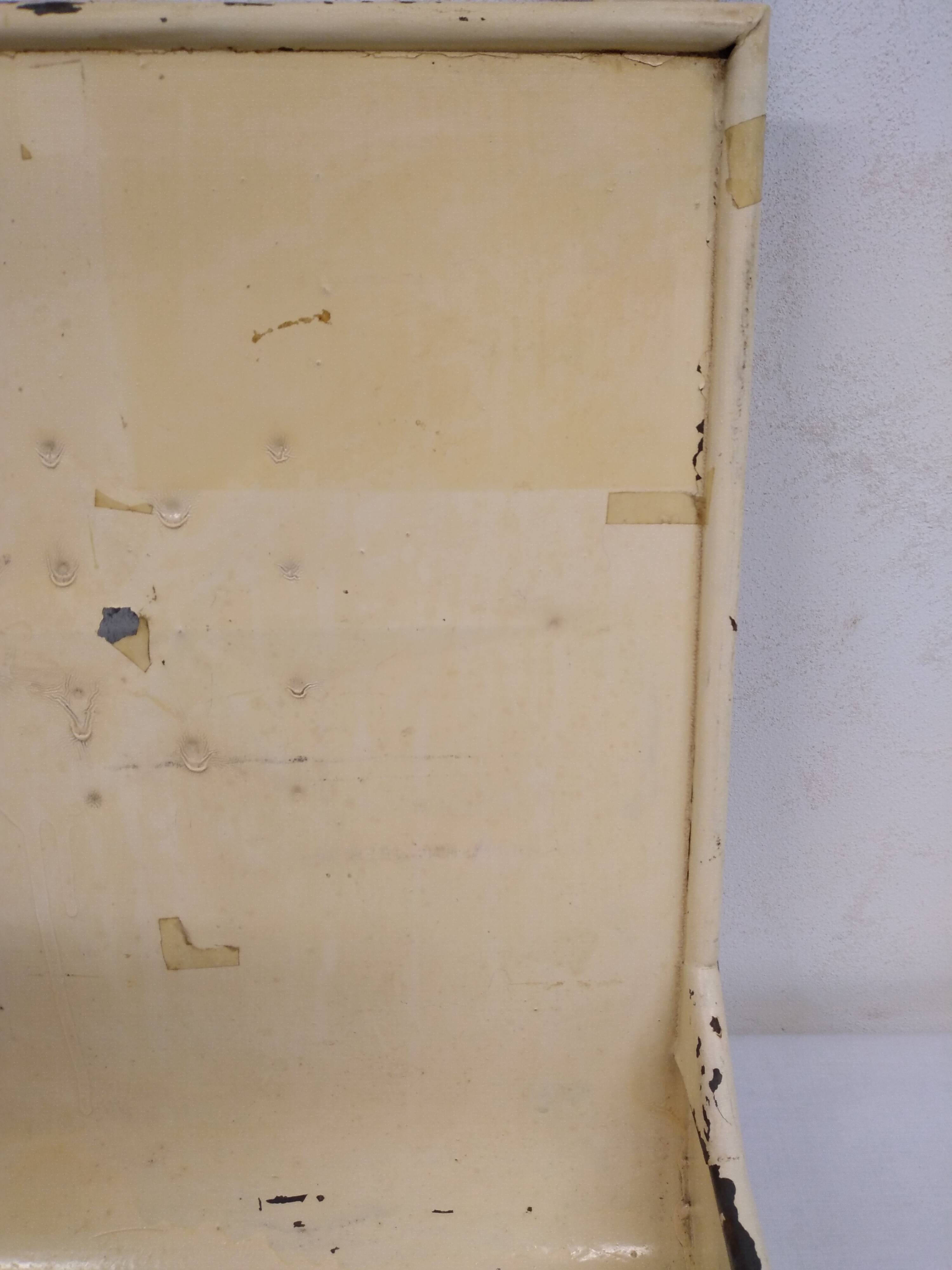 Enameled utensil holder