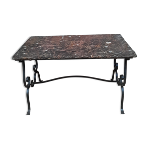 Table basse plateau fossilifère