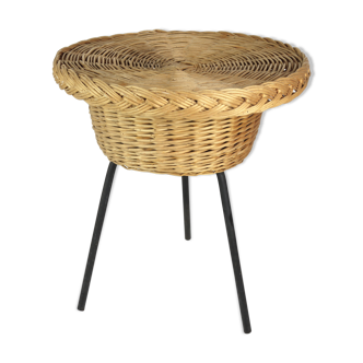 Rattan sewing basket and metal feet