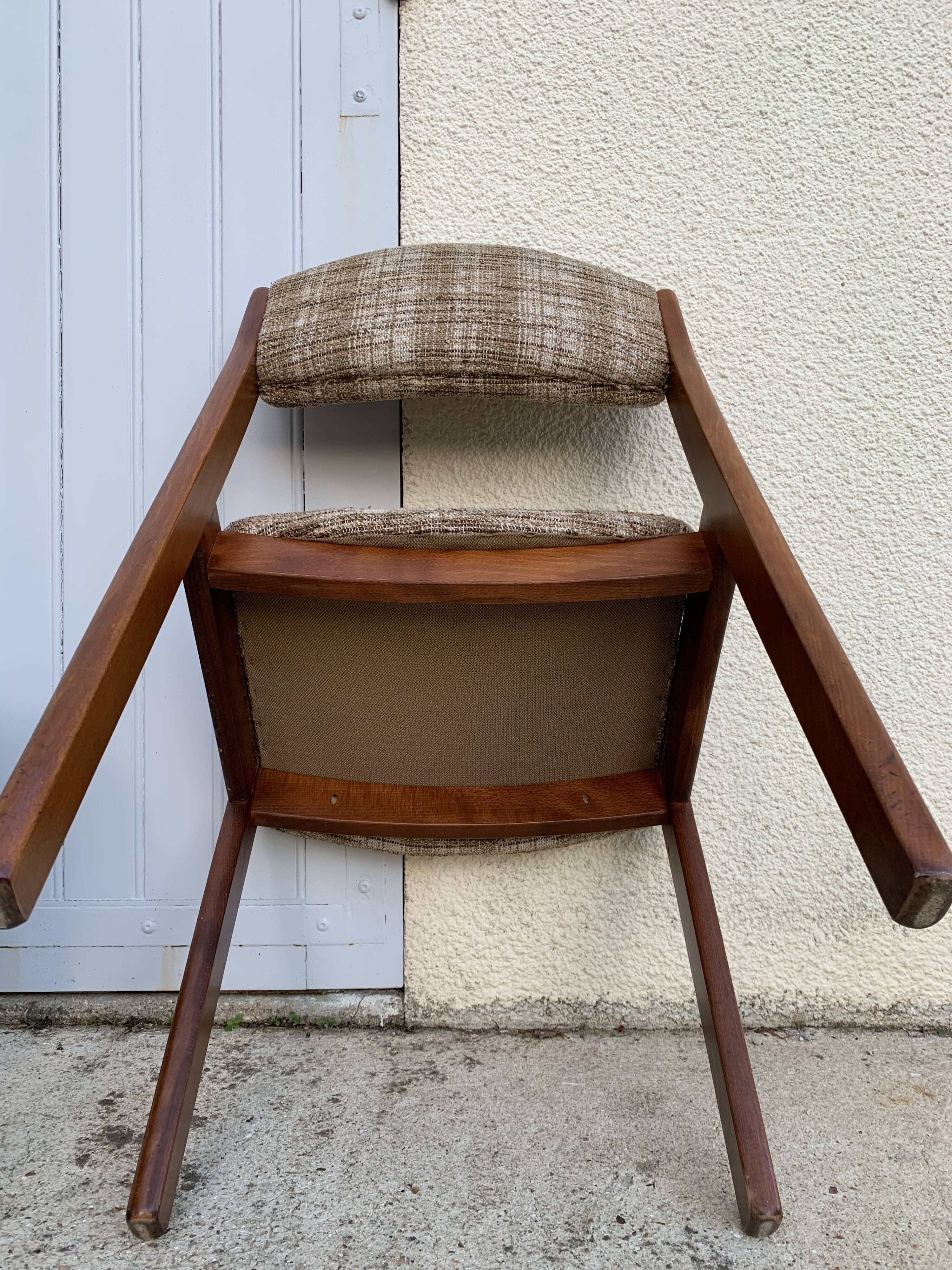 Pair of vintage chairs 1970