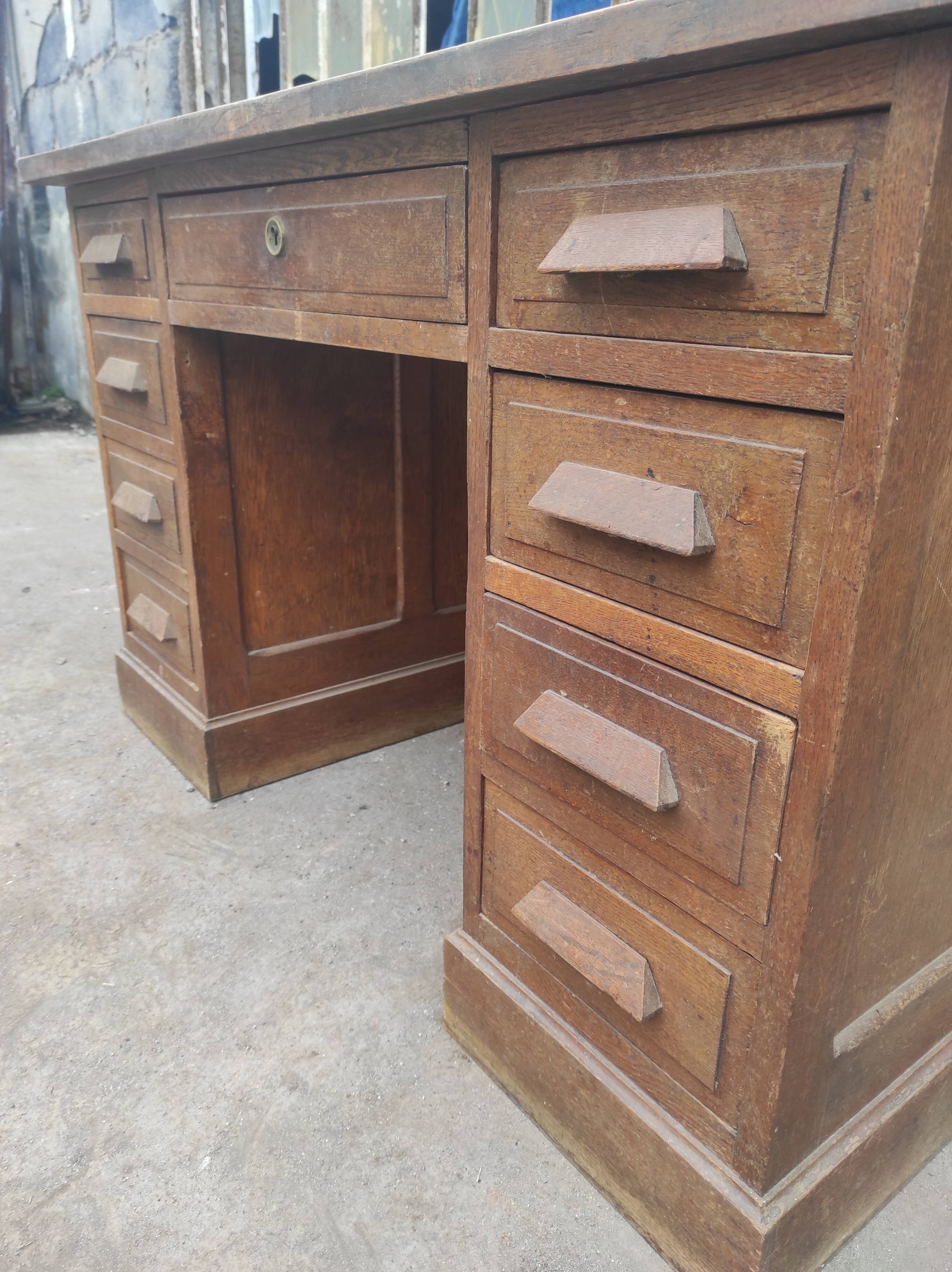 Bureau en chêne vintage ministre 2 caissons avec tiroirs années 40-50