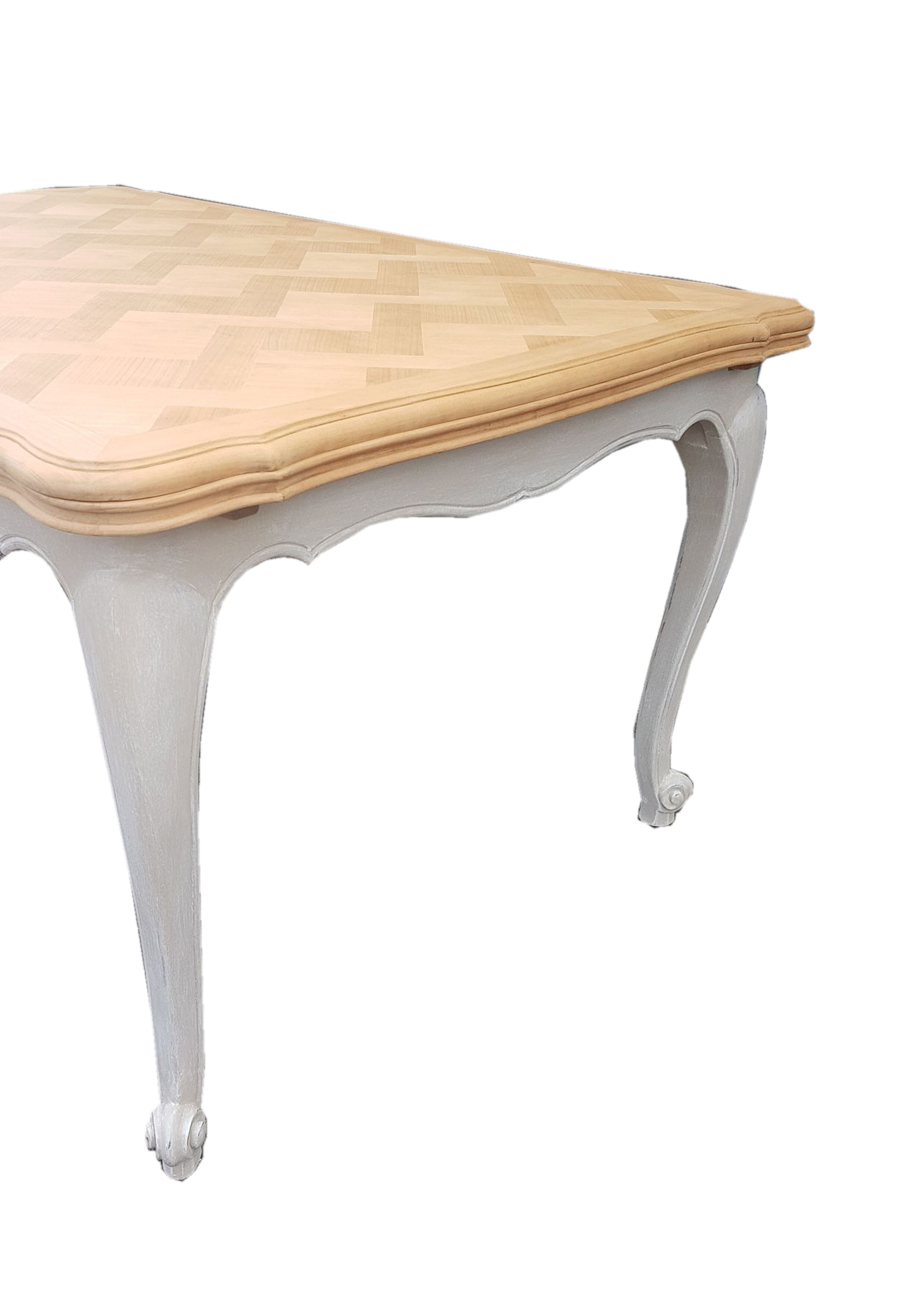 Dining table Louis XV style extendable